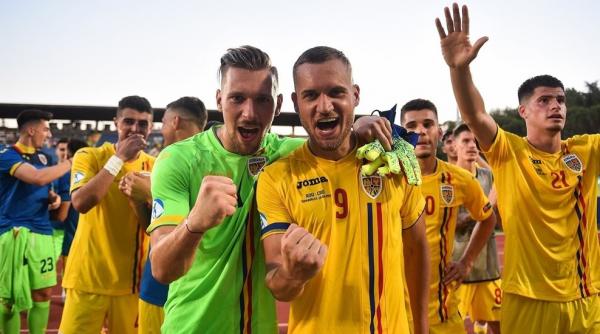 fotbal echipa nationala de tineret intampinata de 500 de suporteri la revenirea la bucuresti de la campionatul european u21