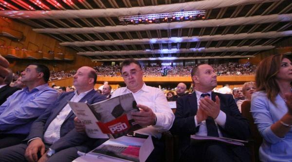 oprisan a renuntat sa si sustina discursul dupa ce mai multi delegati l au huiduit