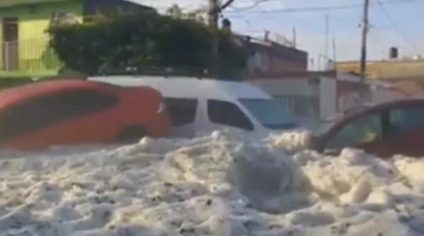 foto video oras din mexic acoperit de un strat gros de gheata