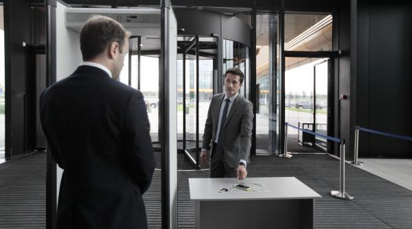 spionii depanatori monopol pe portile antitero