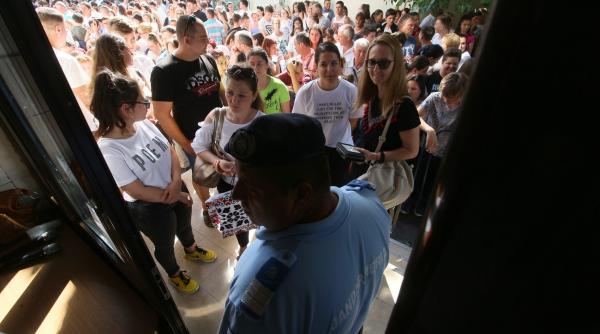 cozi uriase pentru inscrierea la liceu