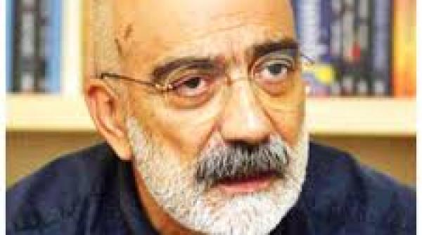 curtea suprema a turciei il achita pe jurnalistul mehmet altan de acuzatia de legaturi cu reteaua gulen