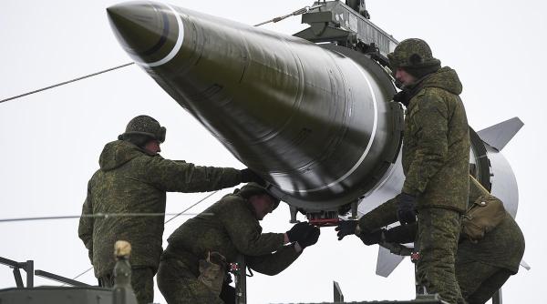 rusia lasa sa se inteleaga ca va desfasura rachete nucleare in europa daca sua vor proceda in mod similar