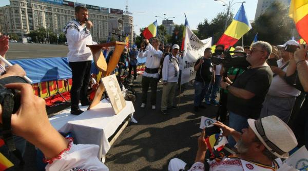 miting de protest in piata victoriei impotriva adoptarii de catre guvern a oug privind codul administrativ