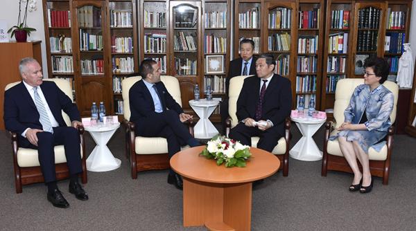 premiera romania tara invitata de onoare la targul de carte de la beijing