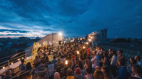 poezie muzica si vin