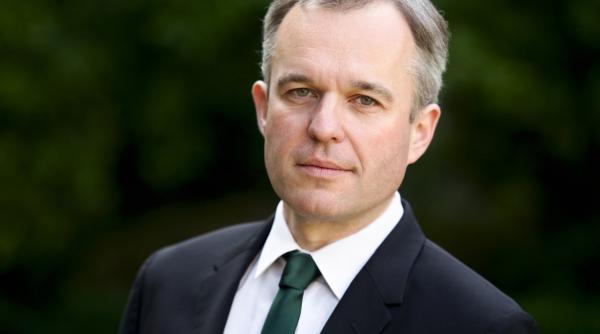 ministrul francez pentru tranzitia ecologica demisioneaza dupa ce a fost acuzat de cheltuieli excesive