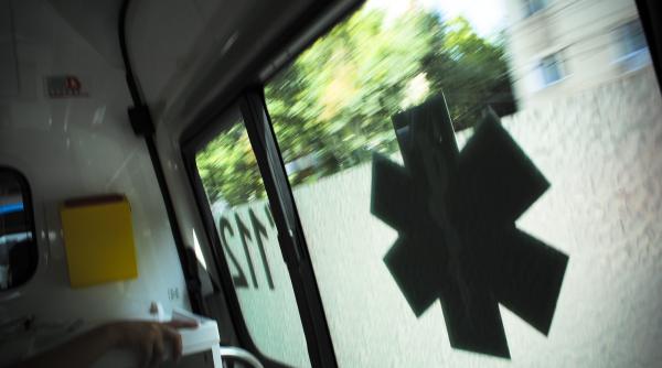 ambulanta trimisa la plimbare intre spitale