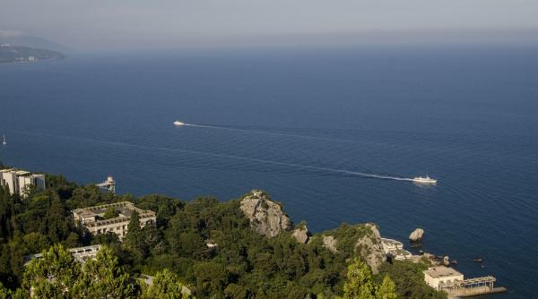 rusia a organizat exercitii cu tiruri de rachete si avioane de lupta in largul crimeii