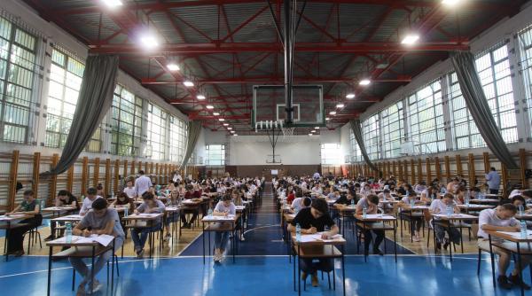 examen in sala de sport pentru viitorii medici
