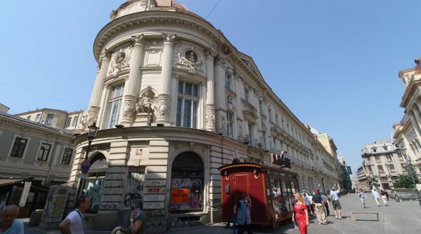 pinacoteca bucurestiului infiintata pe lipscani