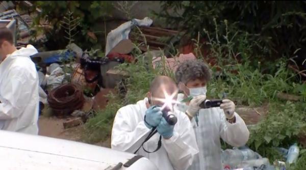 anchetatorii au gasit un aparat foto si un laptop in casa lui gheorghe dinca