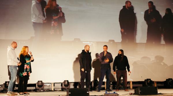 vlad ivanov julieta szonyi pavel bartos si serban pavlu pe scena anonimul 2019