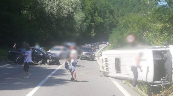 accident cumplit in valcea autoritatile au activat planul rosu de interventie