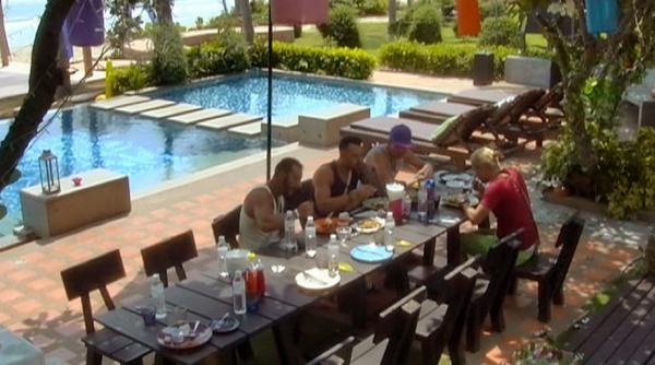 adevaratul caracter al unui concurent de la insula iubirii iese la iveala la bonfire