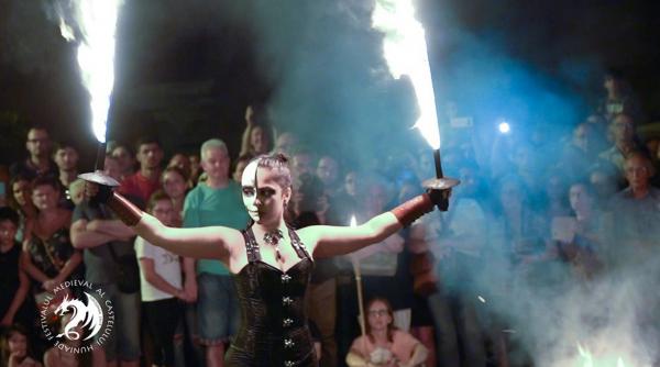 batalie medievala reconstituita la castelul huniade