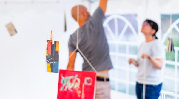 proiectul prezent cort de lectura la petrila aduce literatura contemporana in mijlocul orasului timp de 10 zile