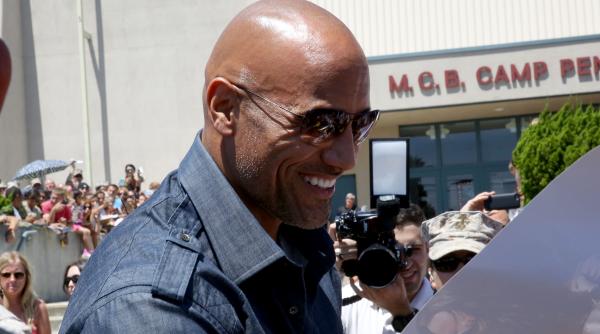 dwayne johnson s a casatorit in secret duminica in hawaii