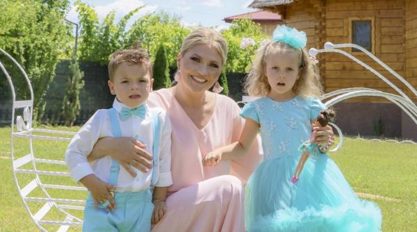 prezentatoarea acces direct de la antena 1 mirela vaida isi aniverseaza azi baiatul cel mare vladimir