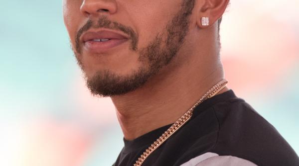 hamilton victima unei violente iesiri in decor in timpul antrenamentelor pentru mp al belgiei