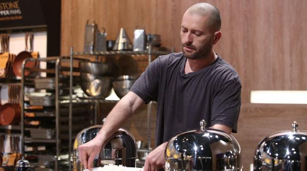 cheloo irinel columbeanu anna lesko si carmen bruma fata in fata cu juratii chefi la cutite