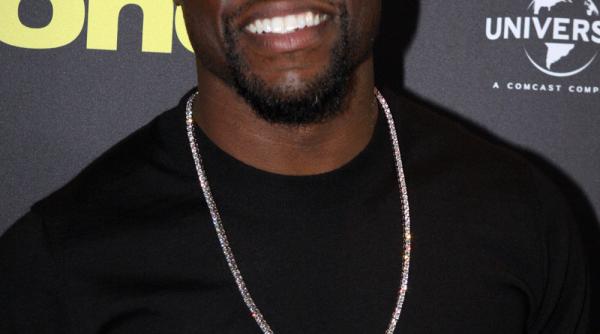 video actorul kevin hart grav ranit la coloana intr un accident de masina