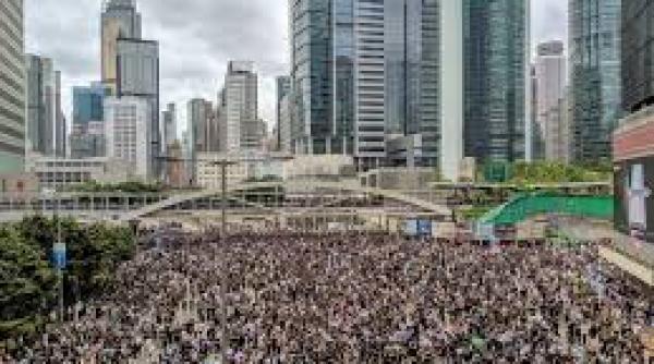 sefa executivului din hong kong retrage oficial proiectul de lege care a provocat proteste