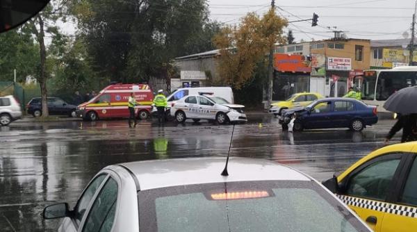 accident in capitala masina de politie aflata in misiune implicata intr un accident rutier circulatia tramvaielor in sensul spre pod europa a fost blocata