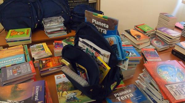 inceputul de an scolar vine cu costuri mari pentru parinti romanii cheltuiesc mai mult de jumatate din salariu pentru haine si rechizite noi