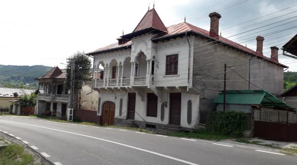 dealuri pe care curg lapte si miere in muntenia