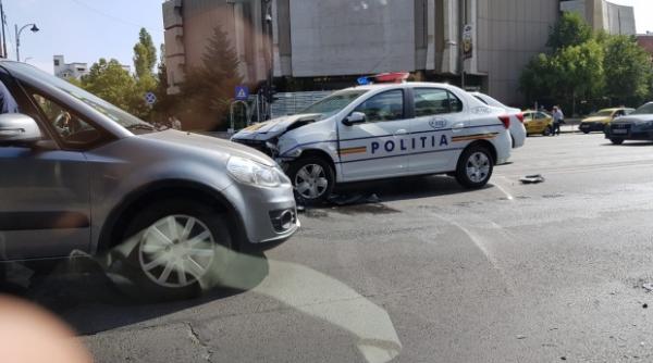 un agent de politie a fost implicat intr un accident in centrul capitalei