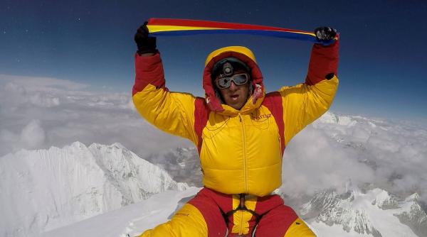 alpinistul horia colibasanu distins de klaus iohannis cu ordinul national steaua romaniei in grad de cavaler