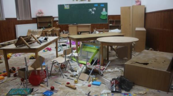 trei copii din giurgiu au vandalizat o scoala din cauza unei jucarii totul a inceput de la un joc video