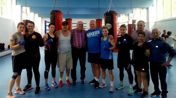 boxul feminin romanesc ajuns la majorat in 2019 propunere lectii de autoaparare predate in scoli la orele de sport in loc de tumbe