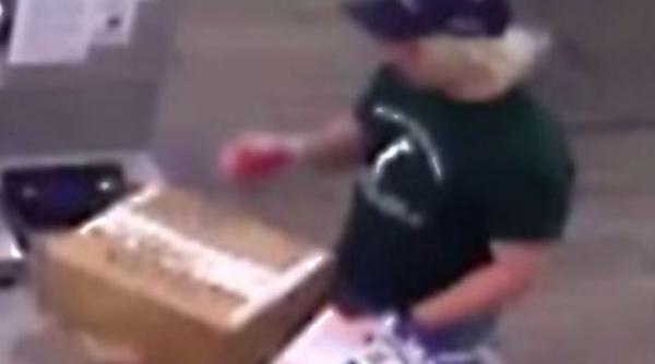 angajat american al fedex acuzat de china de trafic cu arme