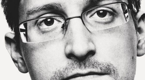 autobiografia lui edward snowden dosar permanent lansata in romania