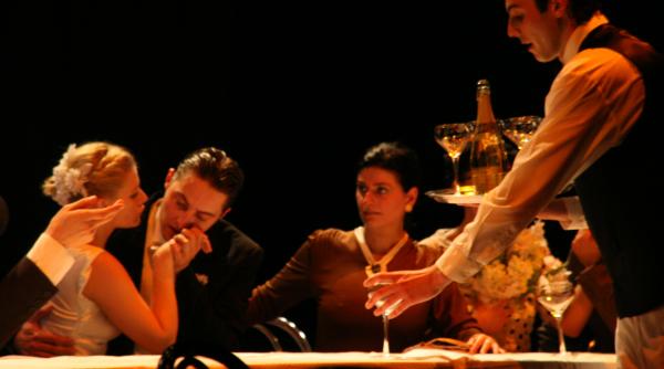 spectacolele balul perfect compus si recitalul de poezie domnule si frate eminescu primite cu aplauze la reuniunea teatrelor nationale romanesti chisinau