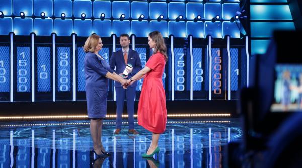 doua echipe cu povesti impresionante accepta provocarea marelui zid