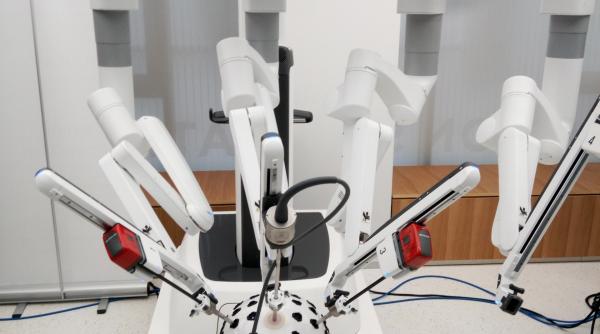 medicina sf doctorii din romania pot opera cu ajutorul robotilor