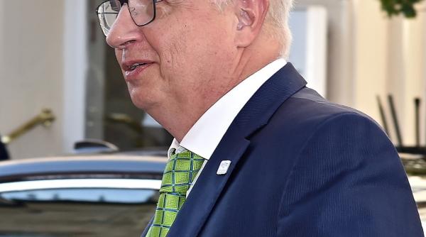 candidatul la postul de comisar european pentru vecinatate si extindere respins de comisia pentru afaceri juridice a parlamentului european