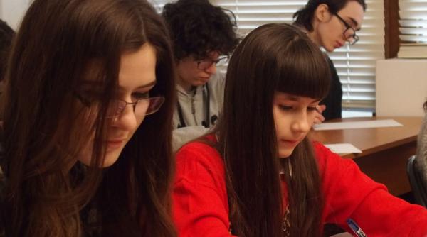 clubul de excelenta provocarea noului an educational dezvoltarea potentialului de geniu prin stiinta si descoperire