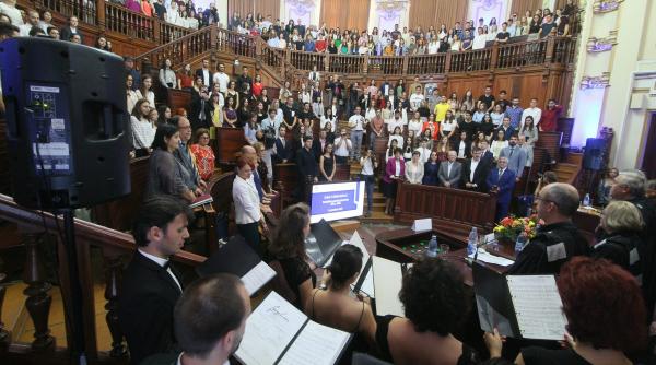 1 500 de boboci au cantat gaudeamus la umf bucuresti