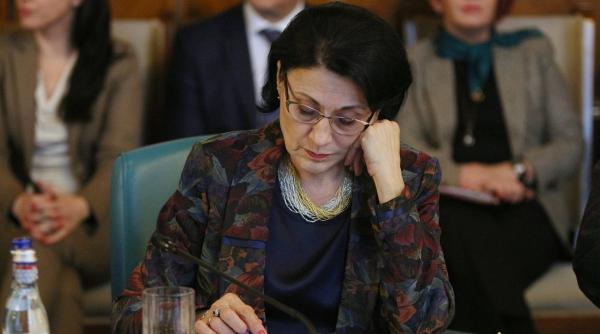 ecaterina andronescu spune ca nu va fi prezenta la motiunea de cenzura