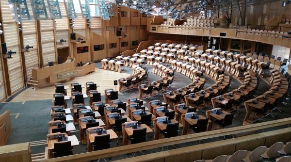 scotia interzice prin lege aplicarea pedepselor corporale copiilor de catre parinti