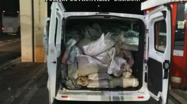 captura de 9 milioane de euro la vama giurgiu a fost descoperit un microbuz cu 750 kg de canabis