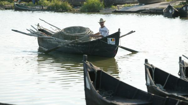 un barbat din arad a morit dupa ce a cazut din barca cu care mergea la pescuit in delta