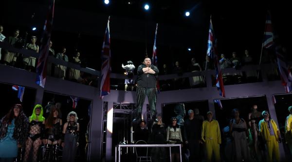 premiera brecht la teatrul tamasi aron