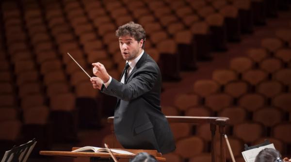 cea mai mare sala de concerte simfonice din romania isi deschide stagiunea dirijorul christian reif si pianistul matei varga la sala radio