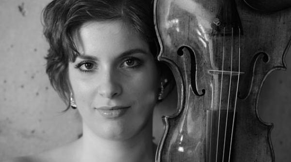 laureata a concursului regina elisabeta bruxelles in acest an ioana cristina goicea invitata la sala radio