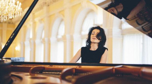 muzica de camera la superlativ violoncelistul cvartetului alban berg valentin erben si pianista catalina butcaru pe scena ateneului roman